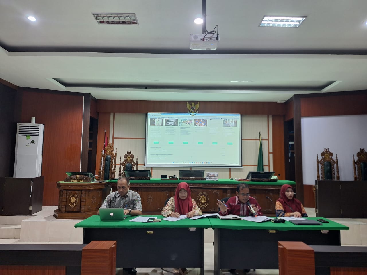 150324 Rapat Evaluasi ZI 11